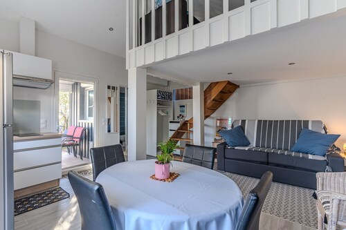Chalet "Studio Bassin D'Arcachon" with Shared Pool, Private Terrace & Wi-Fi