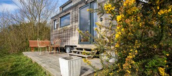 Tiny House 'Très Jolie Tout Confort' with Private Terrace, Private Garden and Wi-Fi