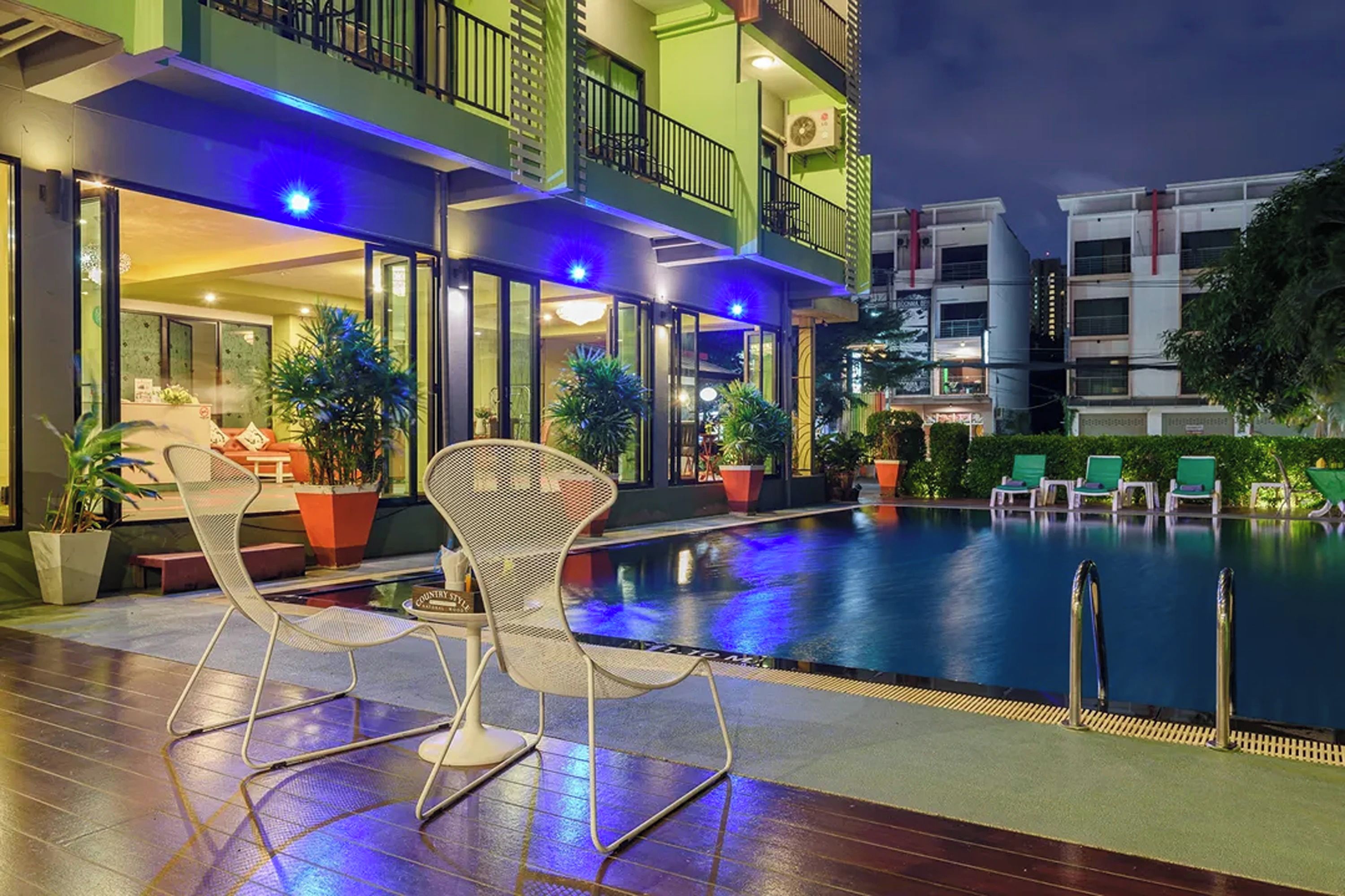 Outdoor pool, open 10:00 AM to 8:00 PM, pool umbrellas, sun loungers