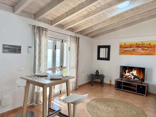 Interior - Villa "Tequila" with Sea View, Private Pool & Wi-Fi (Adeje)
