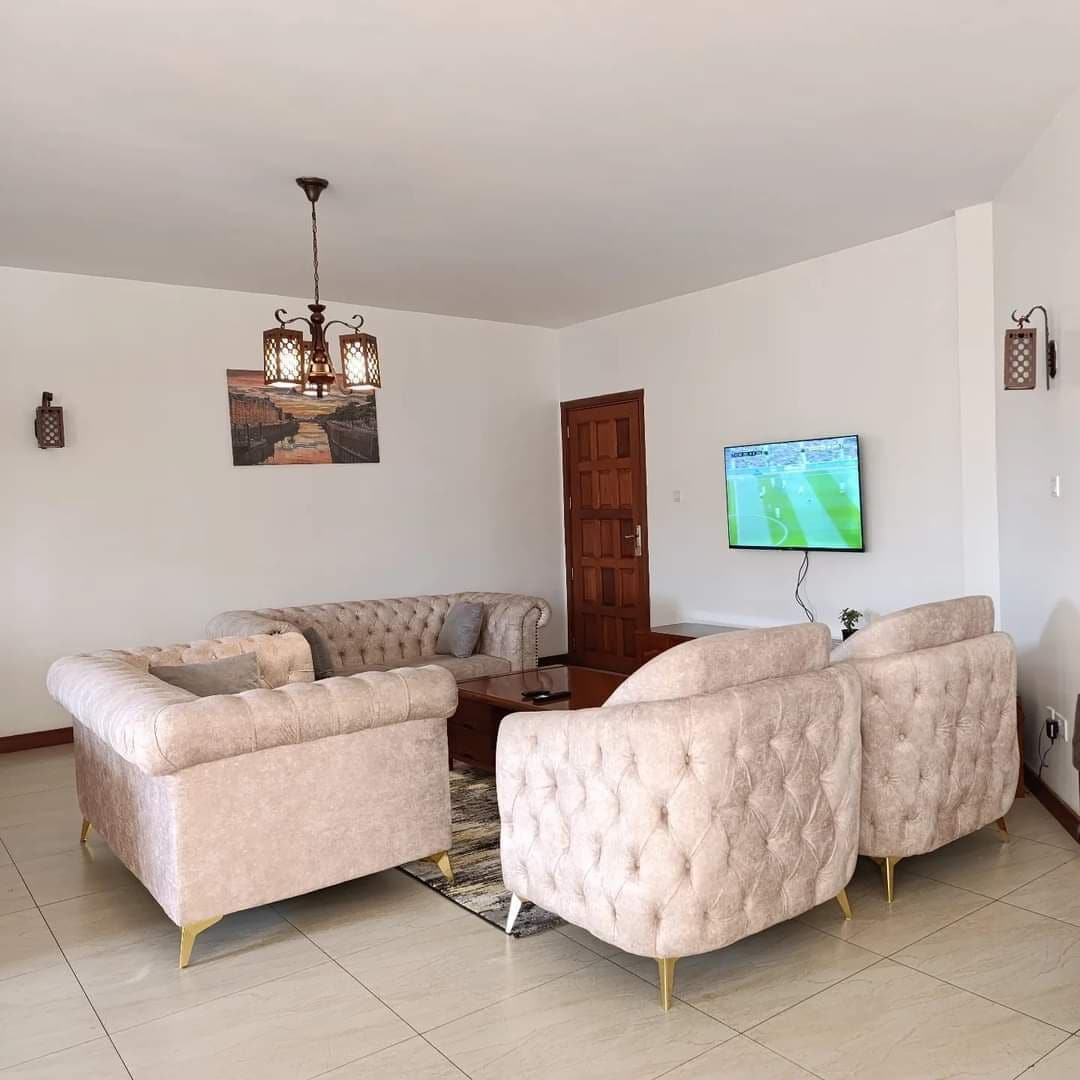 En 55-tommers smart-TV med Parabol-TV