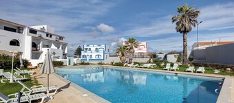 Apartment "Victoria's House" with Shared Pool & Wi-Fi