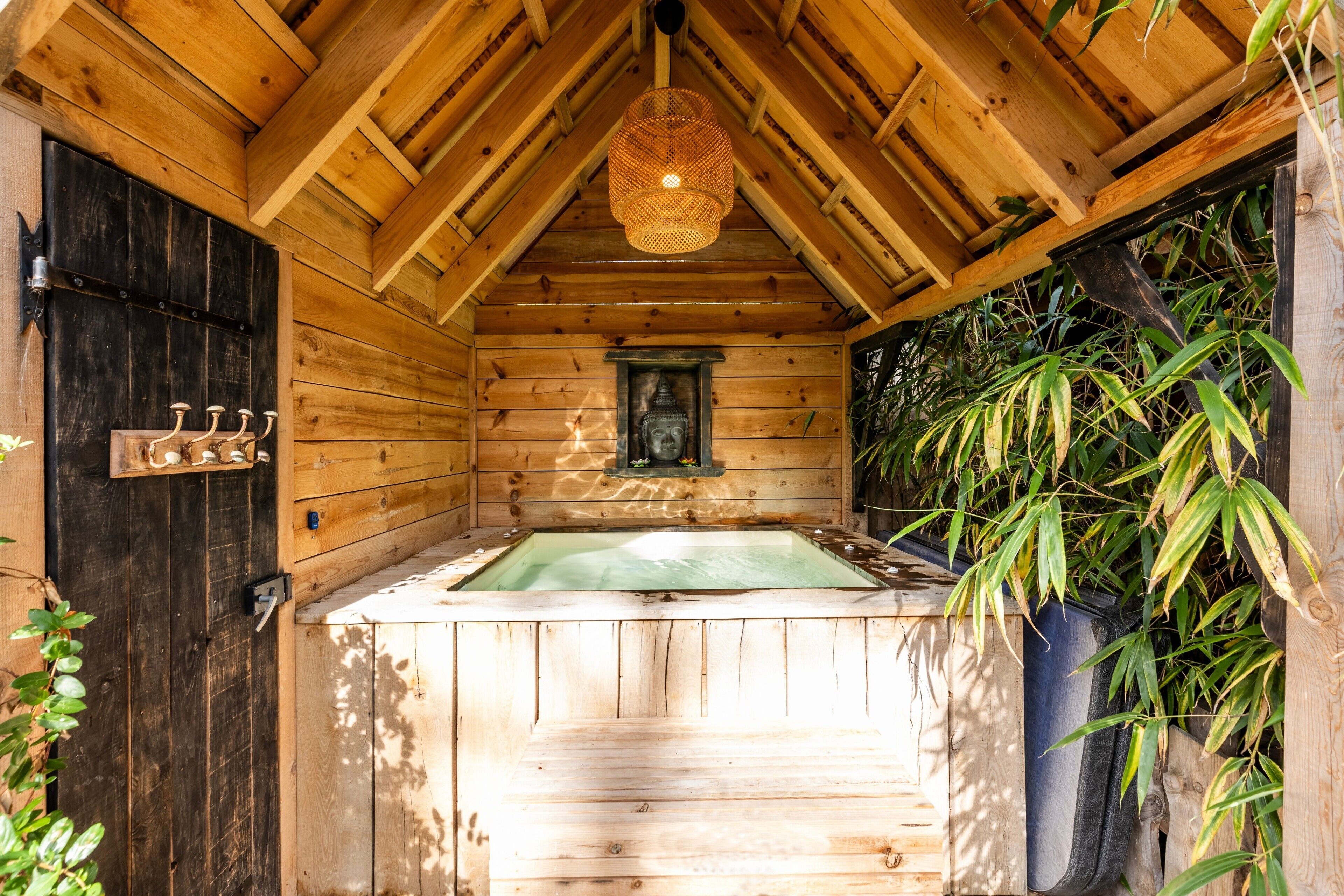 Bain à remous extérieur