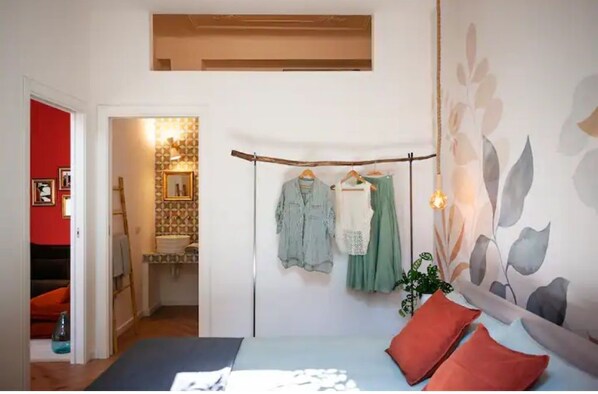 1 camera, Wi-Fi, lenzuola