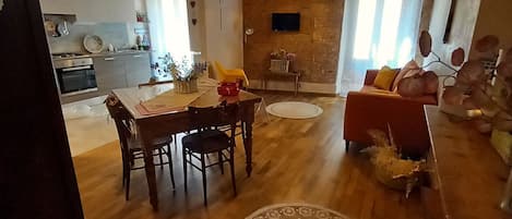Departamento, 1 habitación, vista a la ciudad | Restaurantes