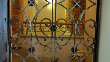 Appartement, 1 chambre, vue ville | EntrĂ©e de lâhĂ©bergement