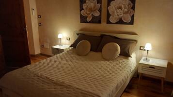 Apartment, 1 Schlafzimmer, Stadtblick | 1 Schlafzimmer, schallisolierte Zimmer