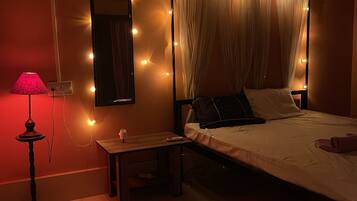 2 bedrooms, WiFi, bed sheets