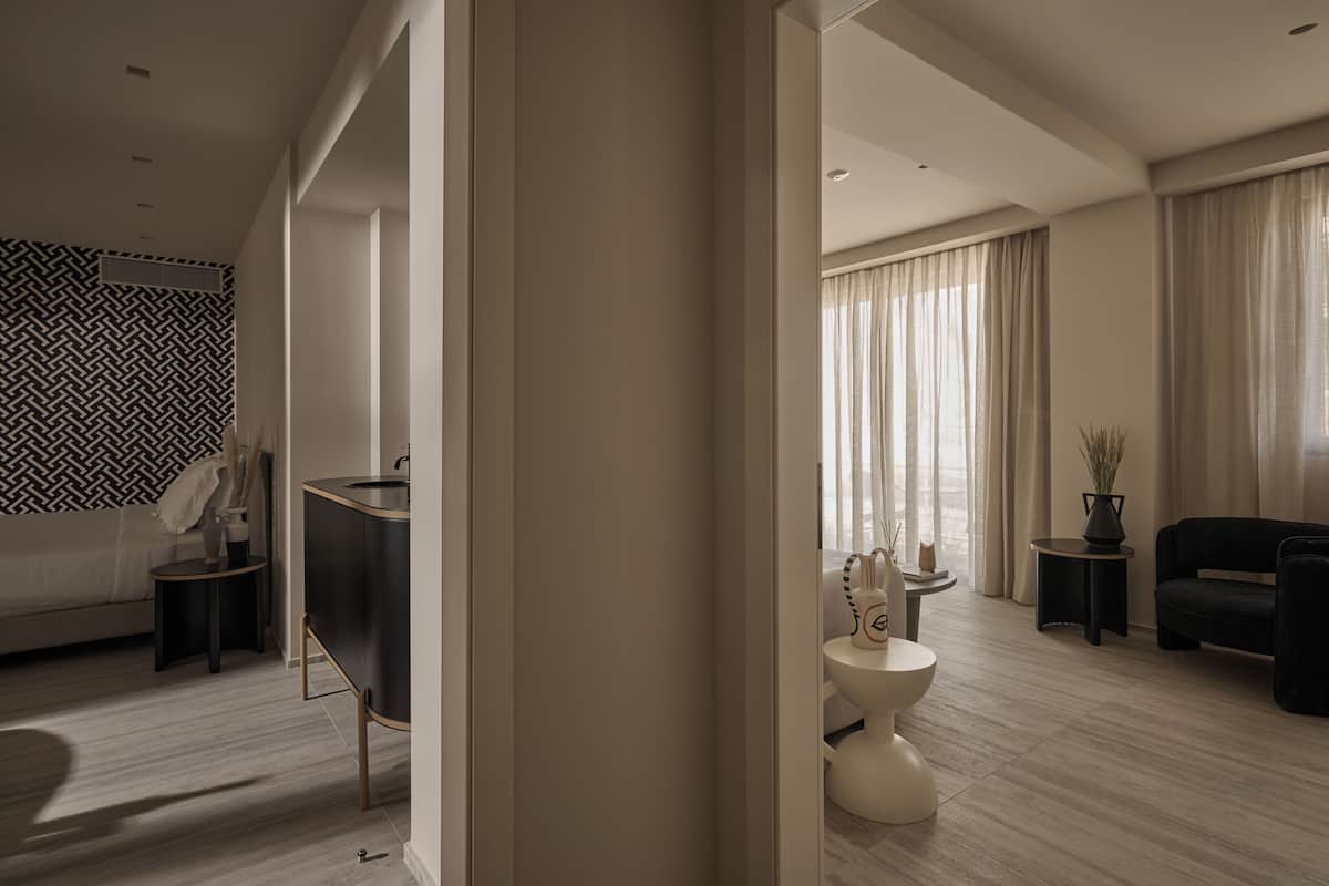 1 kamar tidur, seprai antialergi, tirai kedap cahaya, dan kedap suara