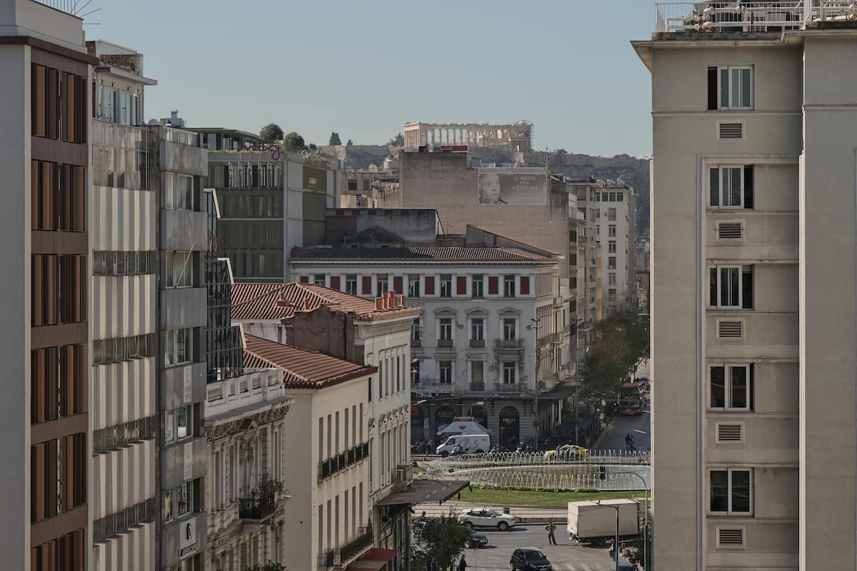 ملاءات للفراش لا تسبب الحساسية وستائر تعتيم وتجهيزات عازلة للصوت