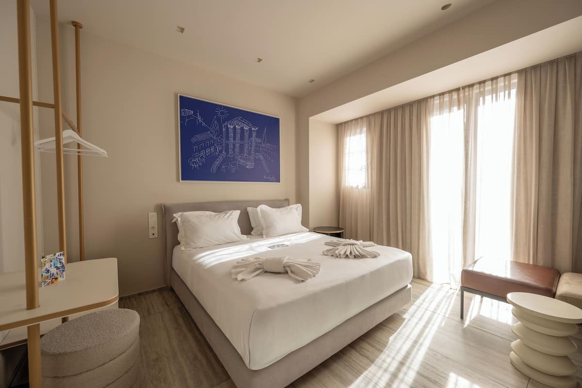 ملاءات للفراش لا تسبب الحساسية وستائر تعتيم وتجهيزات عازلة للصوت