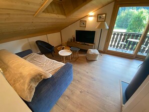 TV - Apartment with balcony and parking, mountain views (La Chapelle-d'Abondance)