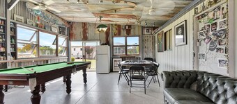 Kulang Retreat in charming Broke with Large Swim Spa and games room suits up to 14 guests