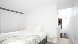 4 bedrooms, desk, iron/ironing board, free WiFi - Bondi Casa del Sol (Bondi)