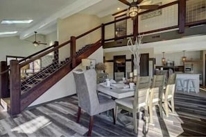 Dining - Emma's Rare Find by Beyond Expectations: Remodeled Home w/ Hot Tub & Game Room (Sevierville)
