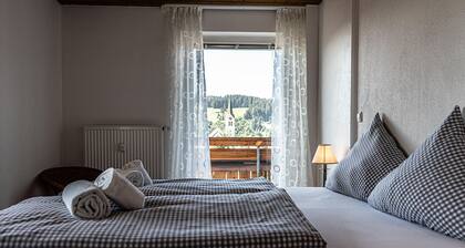 Ferienwohnung Giebelblick C: Komfortables Quartier mit Blick Über Oberstaufen