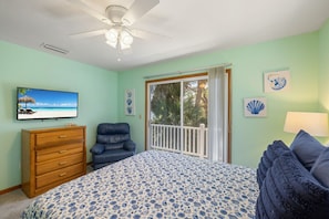 3 bedrooms, iron/ironing board, travel crib, free WiFi