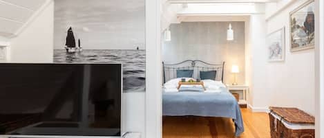 1 slaapkamer, een strijkplank/strijkijzer, gratis wifi, beddengoed