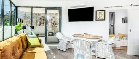 テレビ、ステレオ