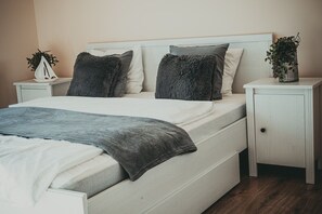2 bedrooms, free WiFi, bed sheets