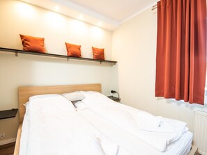 1 bedroom, iron/ironing board, free WiFi, bed sheets
