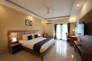 Deluxe Double Room | Soundproofing, iron/ironing board, free WiFi - Malnad Shire (Shimoga)