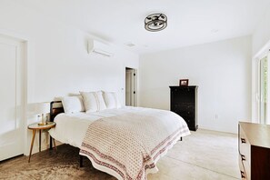 4 camere, una scrivania, ferro/asse da stiro, Wi-Fi gratuito