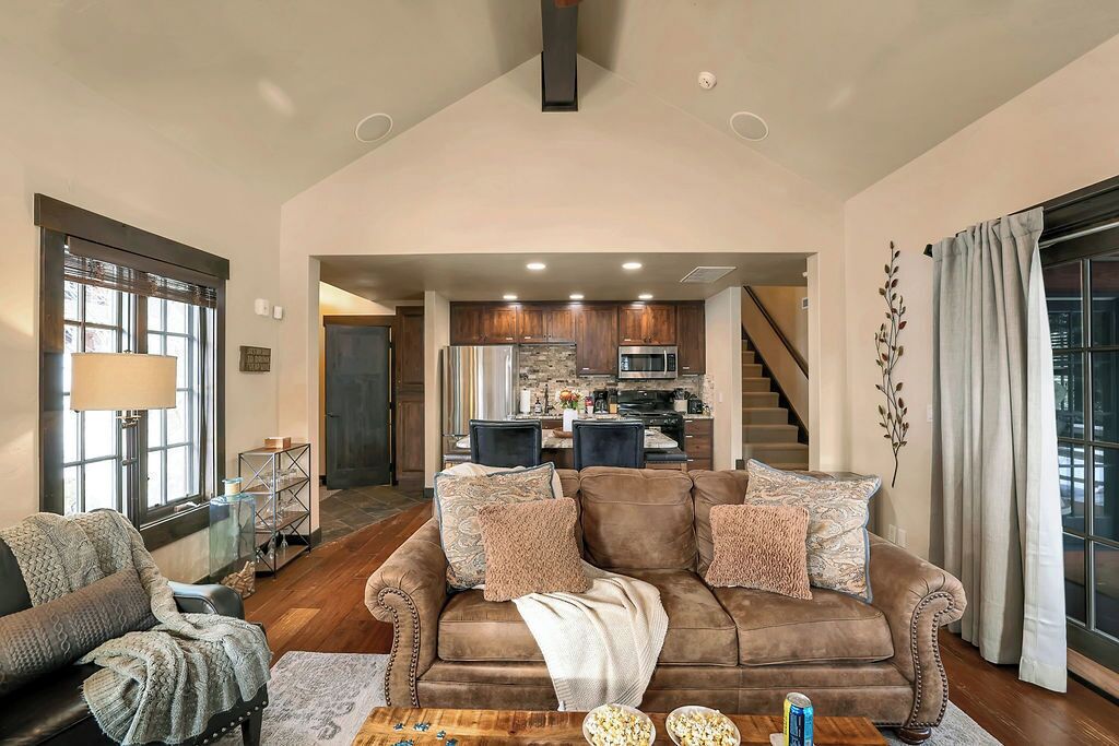 Älytelevisio, takka, DVD-soitin