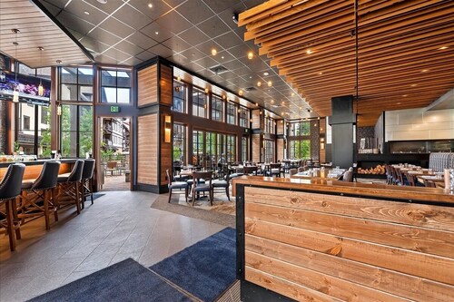 Encore Cottage @ Tamarack Resort | Ski In/Out | AC | Hot Tub