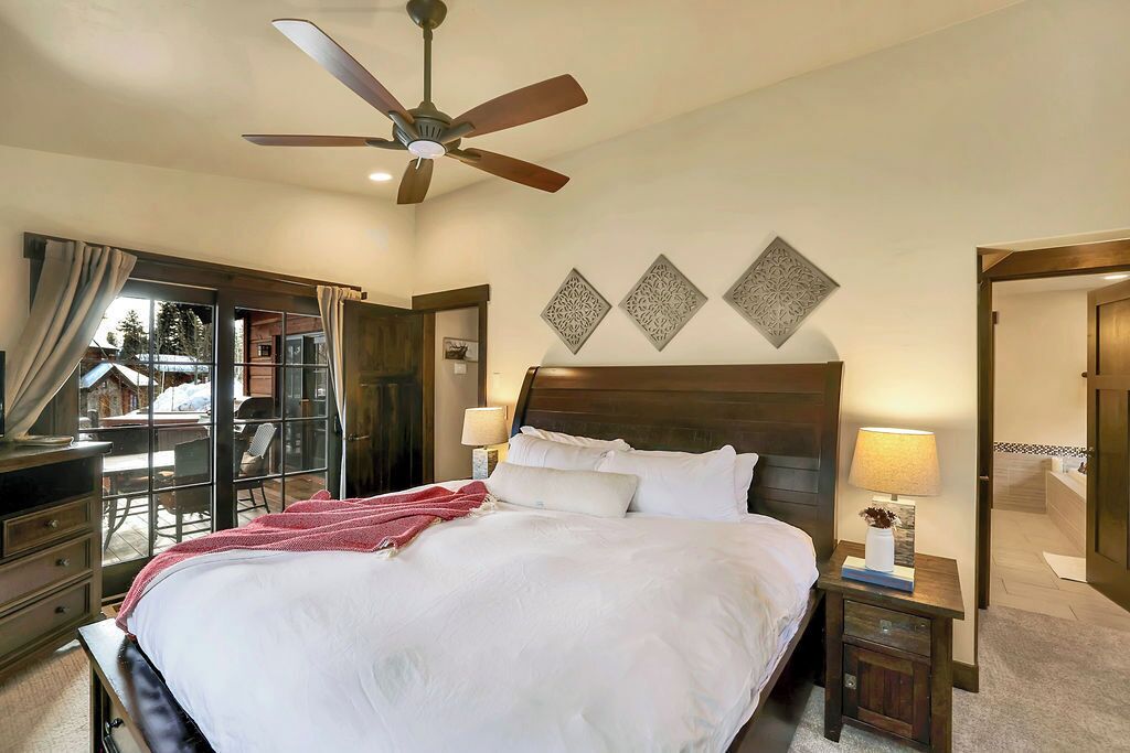 2 bedrooms, iron/ironing board, travel cot, free WiFi
