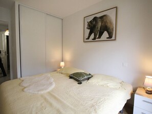 2 bedrooms