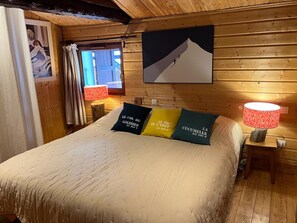 5 bedrooms, free WiFi - Spacious 6-Room Chalet for 10, Private Garden, Near Serre Chevalier Pistes (La Salle-les-Alpes)