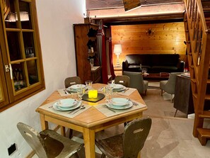 Dining - Renovated Chalet with Mont Charvin View and WiFi (Crest-Voland)