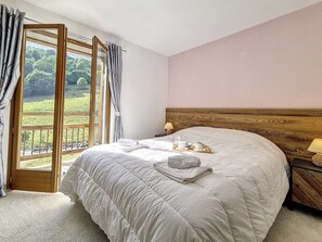 4 bedrooms, free WiFi