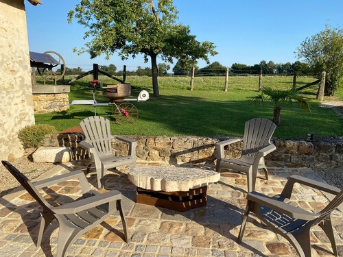 Riverside Retreat: Charming Cottage Near Le Mans – Fishing, Hiking & Equestrian Activities