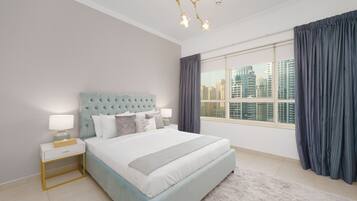 Apartamento luxo, 2 quartos | 2 quartos, cofres nos quartos, cortinas blackout