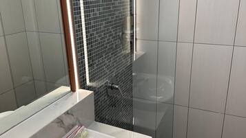 Superior Room | Bathroom | Free toiletries, slippers