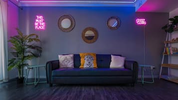 House, 3 Bedrooms, Patio | Living area