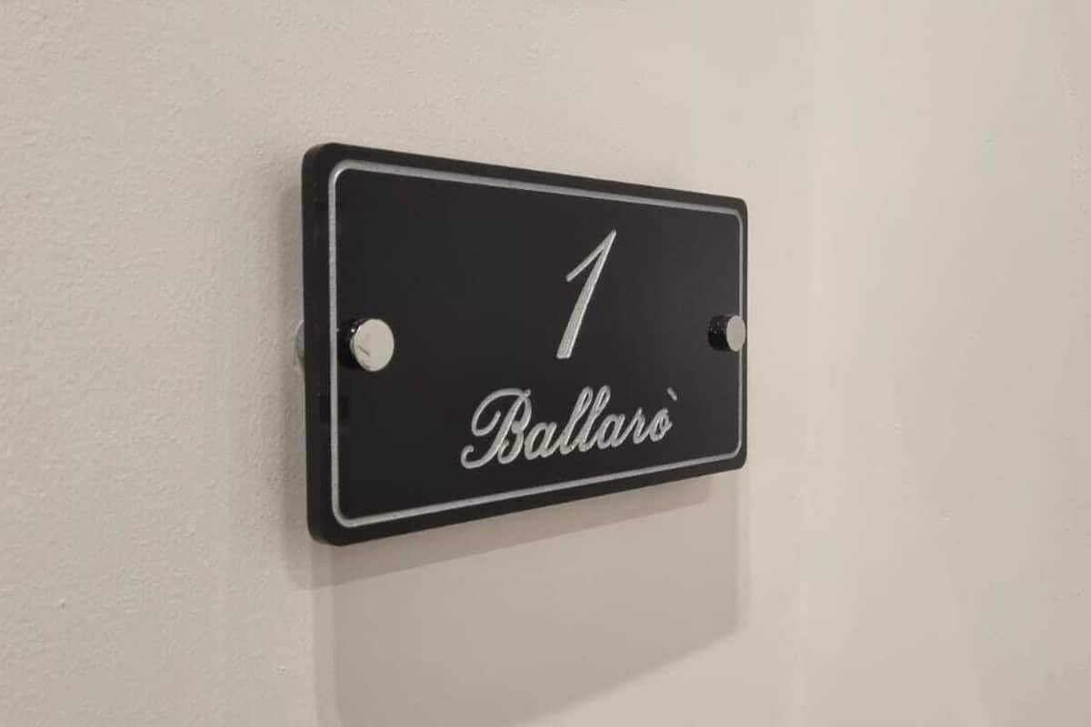 1 habitación, caja de seguridad en la habitación y escritorio