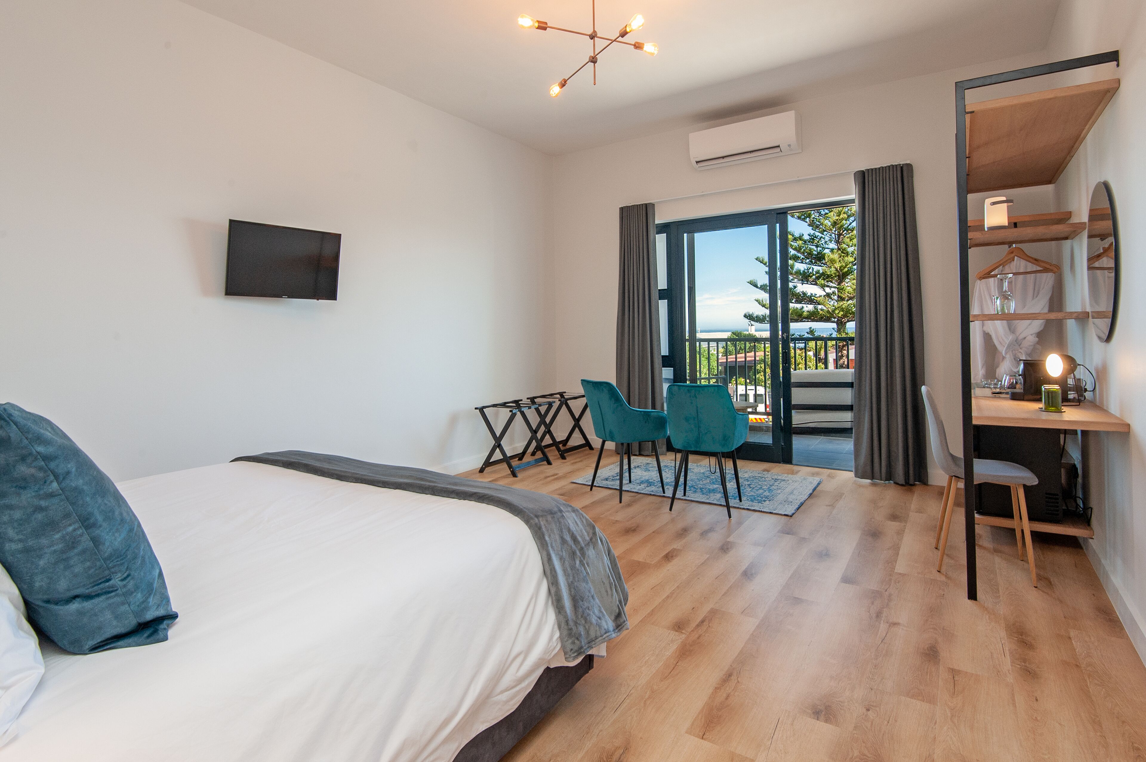 Suite – executive | Sengetøy av topp kvalitet, memory foam-senger, minibar og safe på rommet