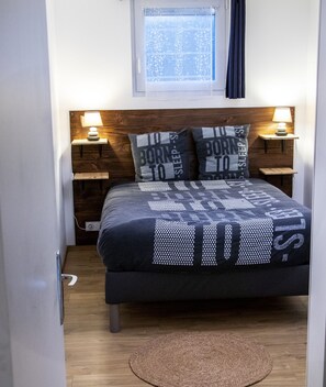 1 chambre, fer et planche à repasser, lit parapluie, Wi-Fi gratuit