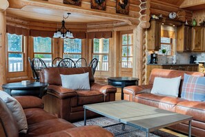 Interior - Fiddler Lake Resort: Chalet + Spa - Deer 41 (Mille-Isles)