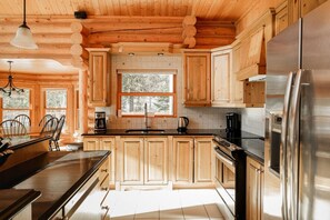 Fridge, microwave, oven, stovetop - Fiddler Lake Resort - Deer 61 (Mille-Isles)