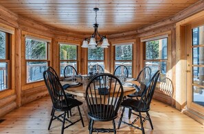 Dining - Fiddler Lake Resort - Deer 61 (Mille-Isles)