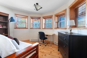 Desk, iron/ironing board, WiFi, bed sheets - Fiddler Lake Resort - Deer 86 (Mille-Isles)