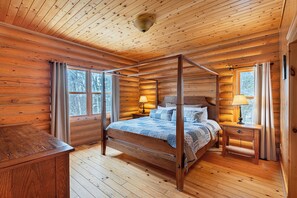 5 bedrooms, iron/ironing board, WiFi, bed sheets