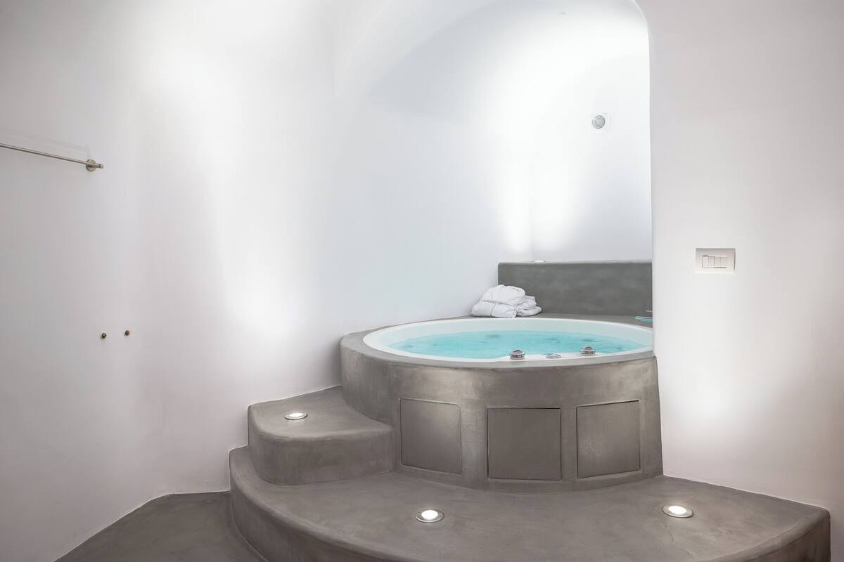 Two Bedroom Sea View Villa with Pool & Indoor Jacuzzi - Terra | 客房内保险箱、遮光窗帘、隔音、熨斗/熨衣板