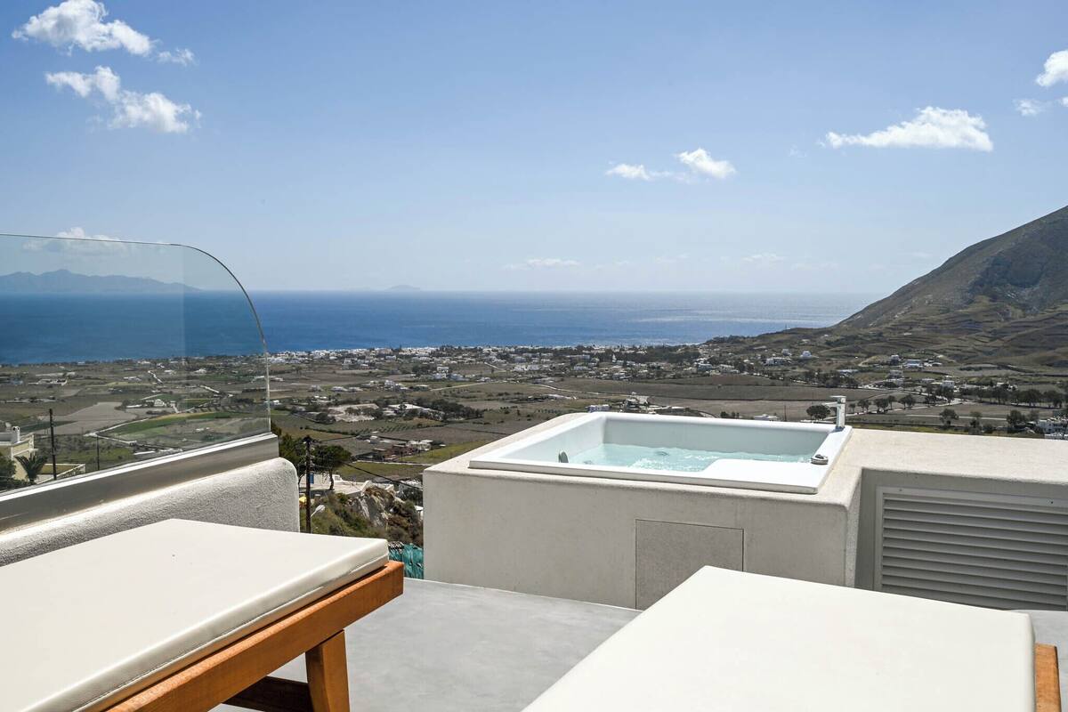 One-Bedroom Sea View Villa with Hot Tub - Ilios | 客房内保险箱、遮光窗帘、隔音、熨斗/熨衣板