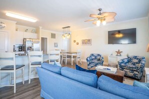 Smart TV - A Kure for the Sol short walk to the beach (Kure Beach)