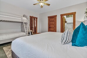 2 bedrooms, iron/ironing board, travel cot, free WiFi